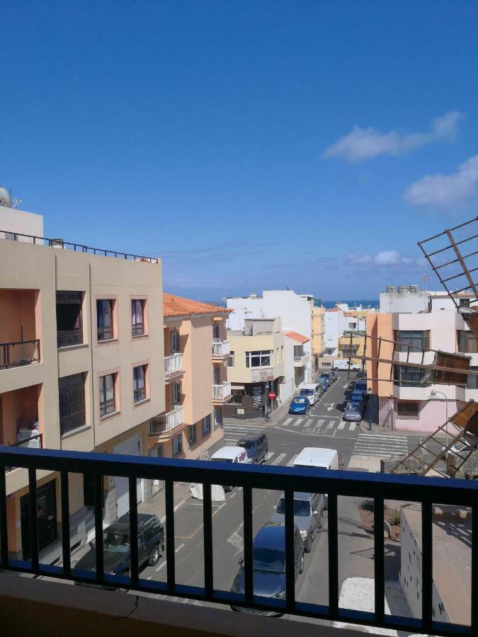 Calle Eusebio Carballo Estevez Corralejo Luaran gambar