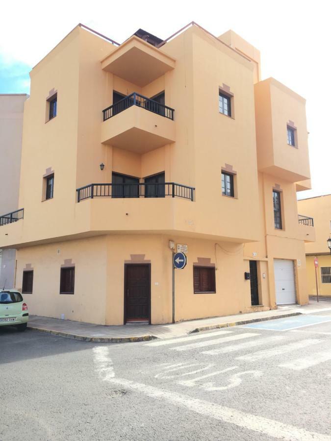 Calle Eusebio Carballo Estevez Corralejo Luaran gambar